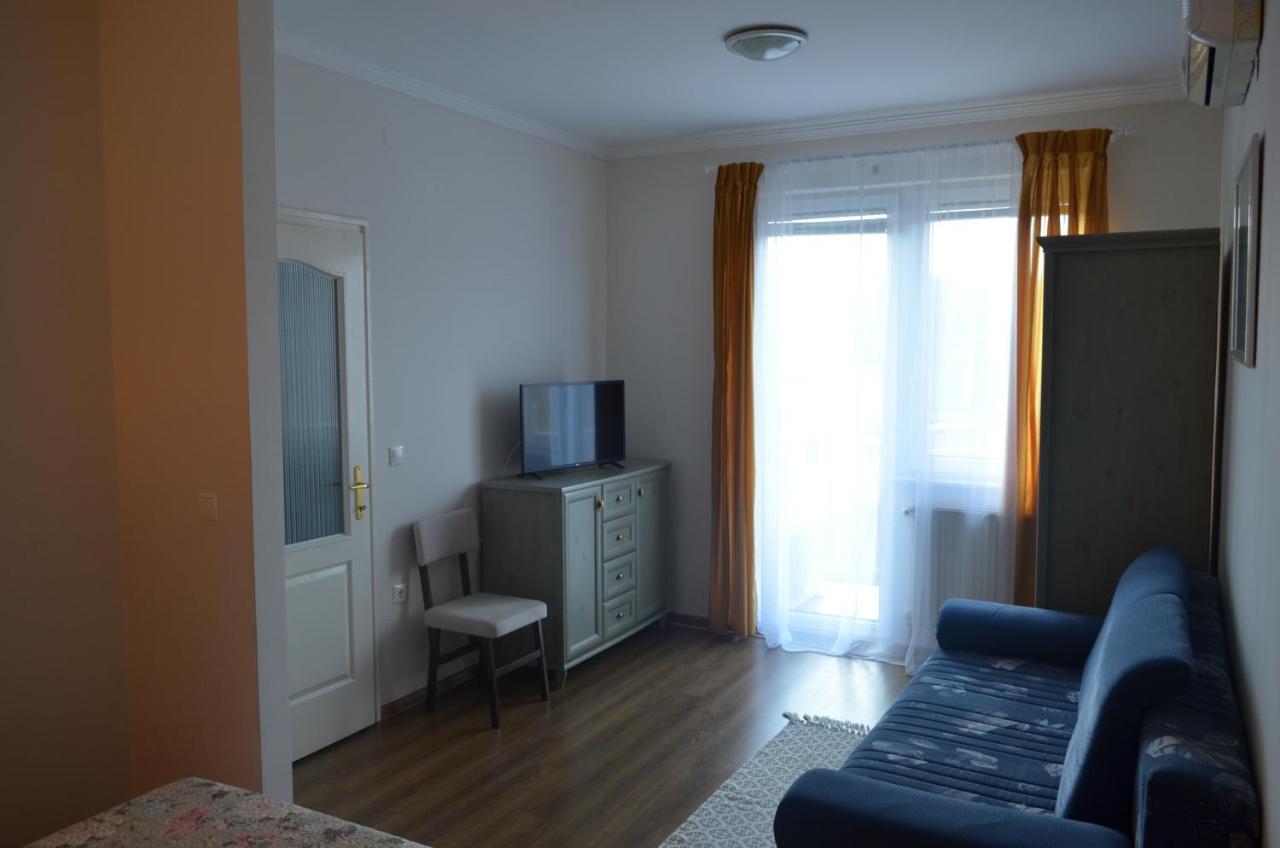 Gabi Apartman Hajduszoboszlo Luaran gambar
