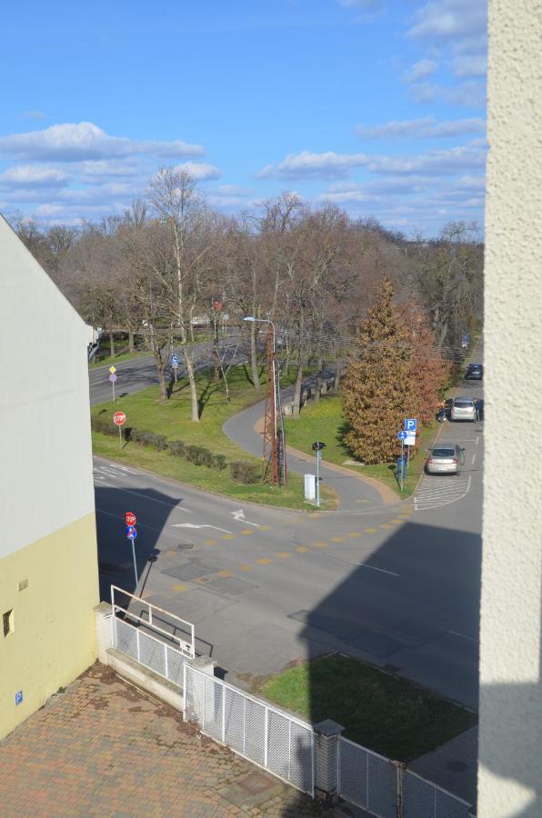 Gabi Apartman Hajduszoboszlo Luaran gambar