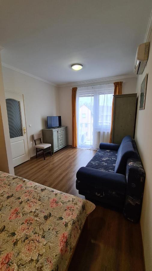 Gabi Apartman Hajduszoboszlo Luaran gambar